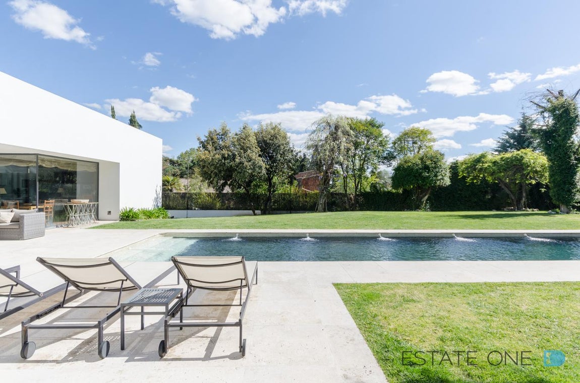 Familiar. En su programa se recrean escenas que los espectadores trasladan a su vida cotidiana. Sus seguidores suelen identificarse con el estilo de vida narrado por Bertín Osborne. El espacio más popular es la cocina, aunque también se proyectan conversaciones distendidas en la zona "chill out" exterior