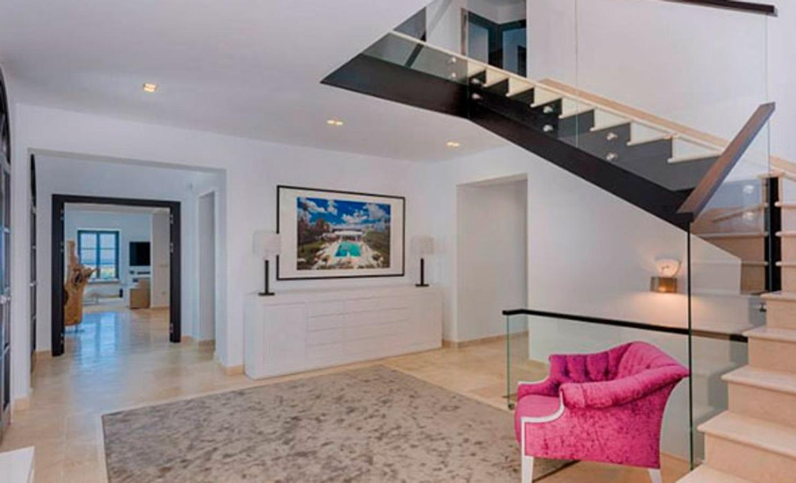 No es la única. Algunas de las casas en las que se rodaron los programas se vendieron posteriormente, la última el año pasado. Esta foto de interior corresponde a la vivienda de Marbella ya vendida