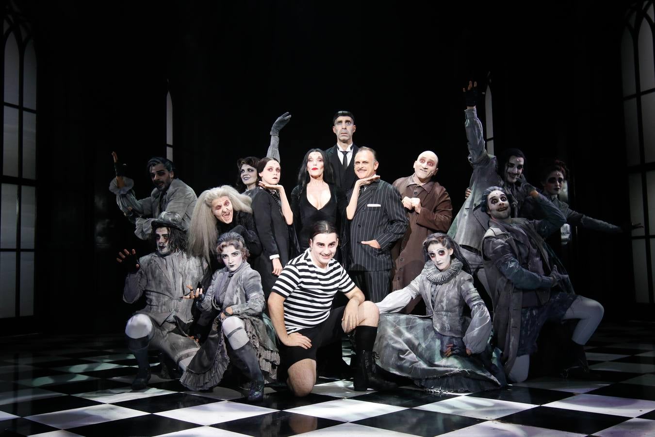 El musical «La familia Addams» llega al Gran Teatro de Córdoba, en imágenes