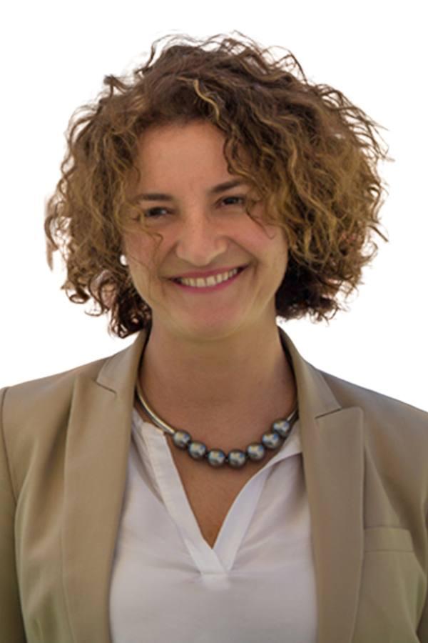 Lucrecia Valverde (Ciudadanos). 53 años. Abogada