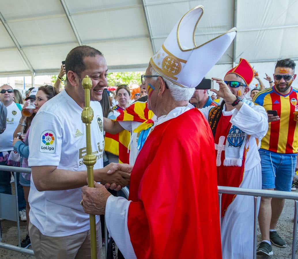 Las aficiones disfrutan de la previa de la Copa del Rey