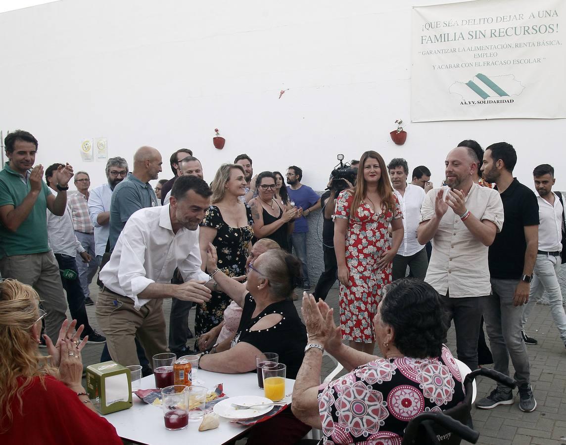 Adelante Sevilla pasa la noche electoral en el Polígono Sur