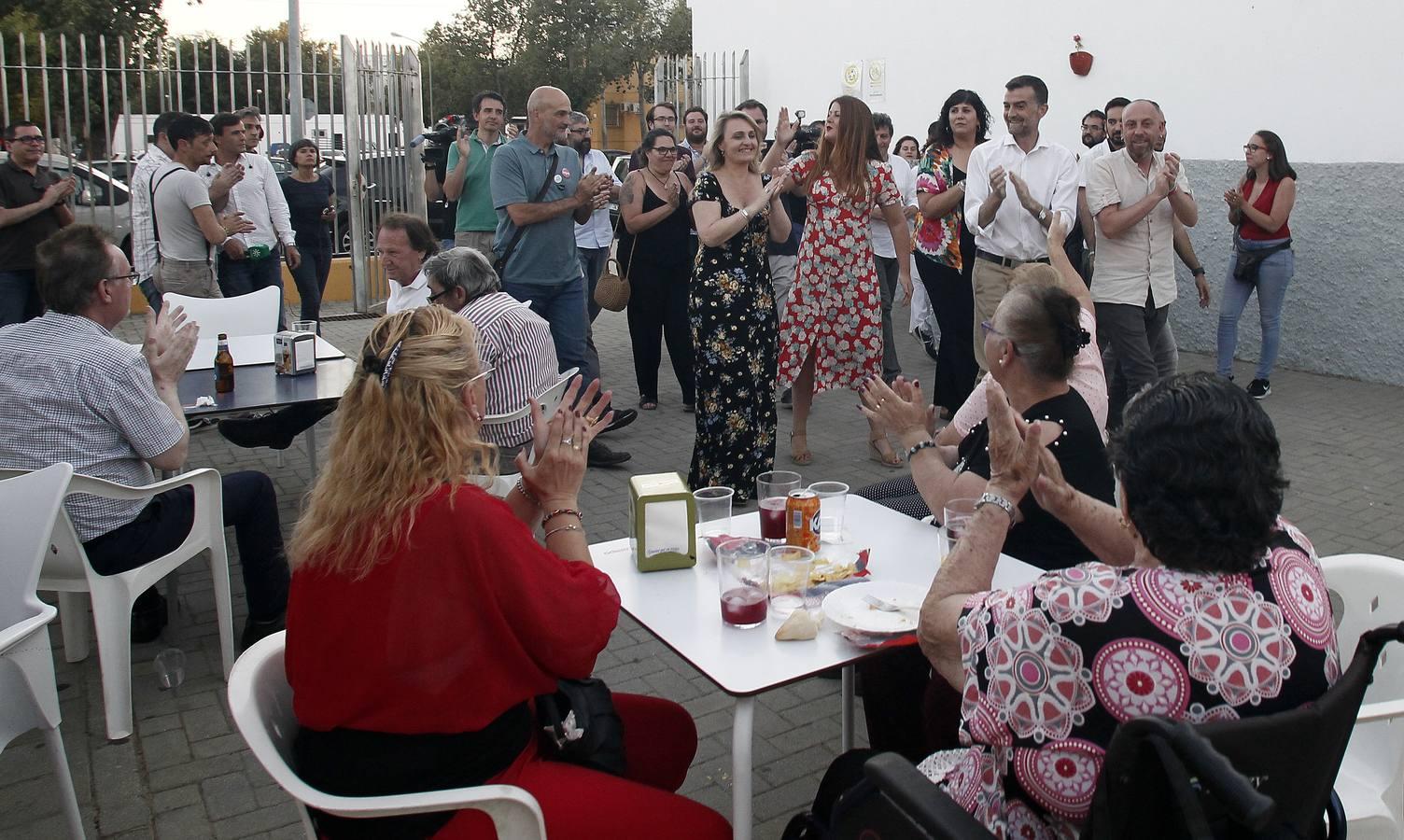 Adelante Sevilla pasa la noche electoral en el Polígono Sur