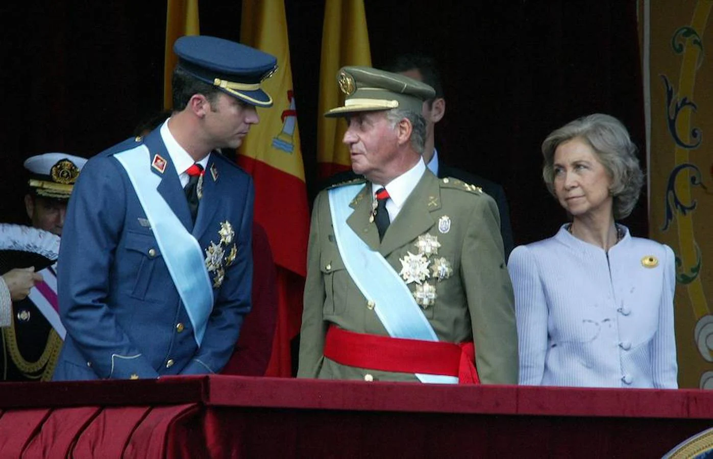 12/10/2002. Plaza de Colón. Festividad de la Fiesta Nacional. Desfile Militar, en la imagen los Reyes de España y el Príncipe Felipe.. 