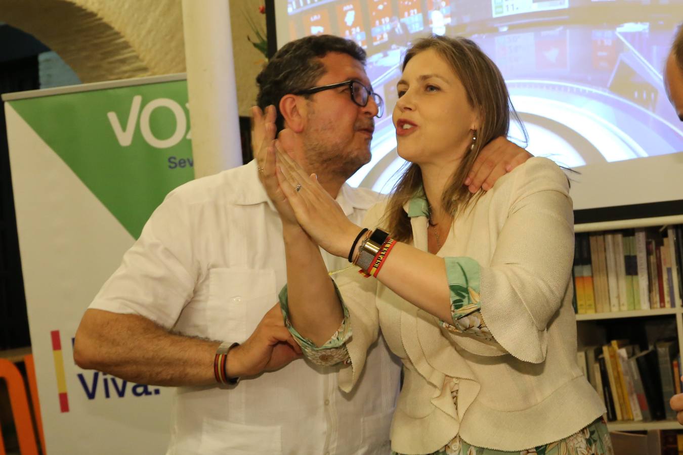 Así vive la noche electoral Vox en Sevilla