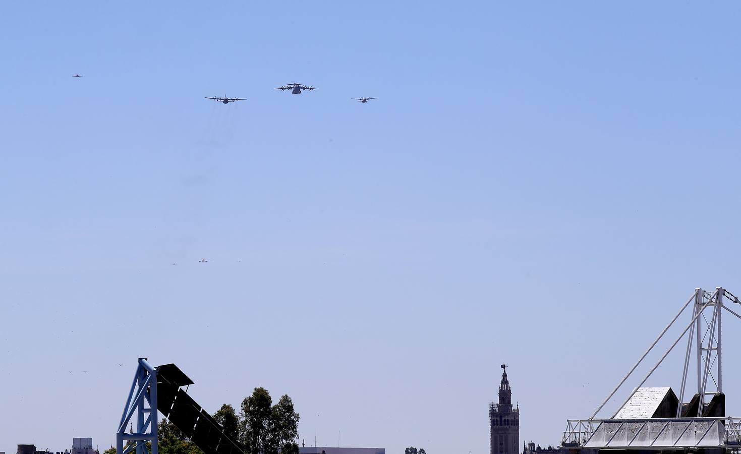 Ensayo aéreo para el Día de las Fuerzas Armadas