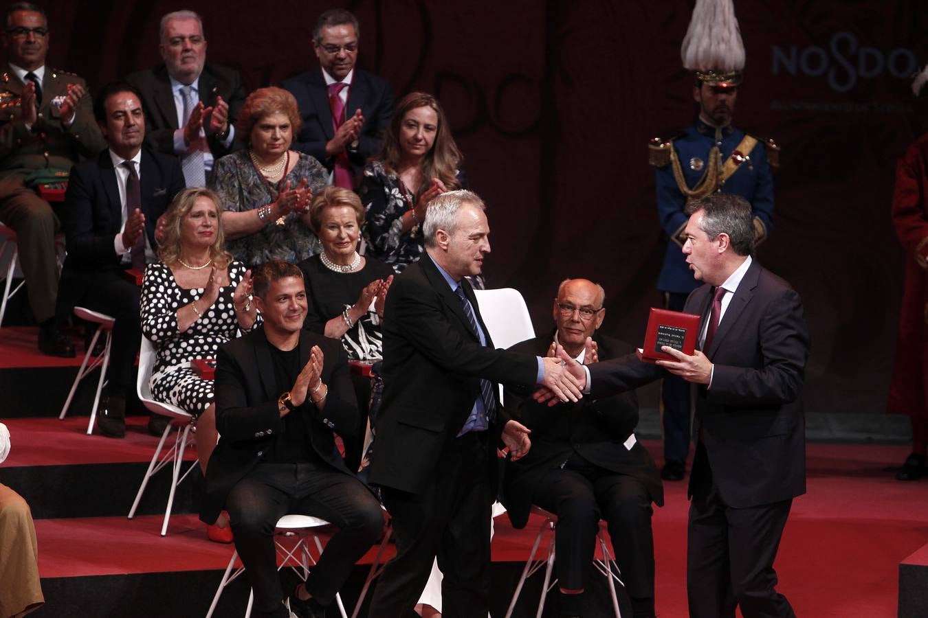 Entrega de las medallas de la ciudad de Sevilla