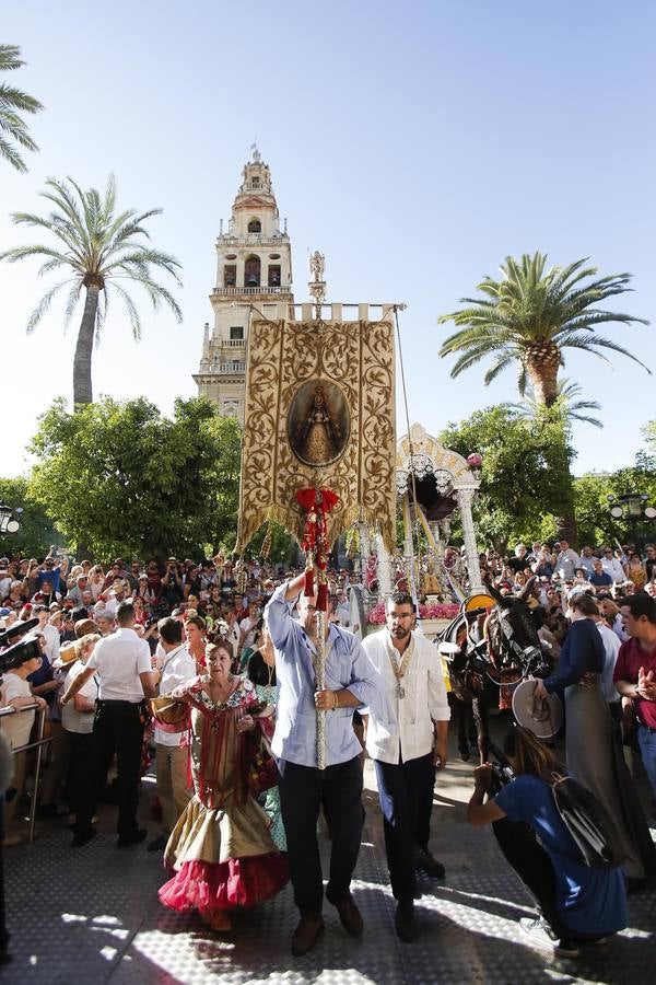 La salida de la hermandad del Rocío de Córdoba, en imágenes