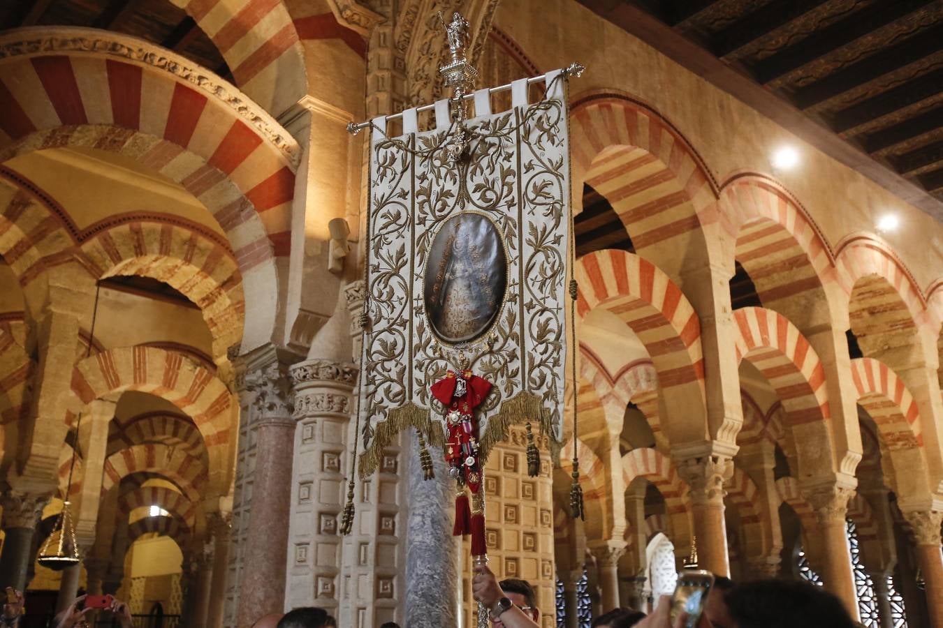 La salida de la hermandad del Rocío de Córdoba, en imágenes