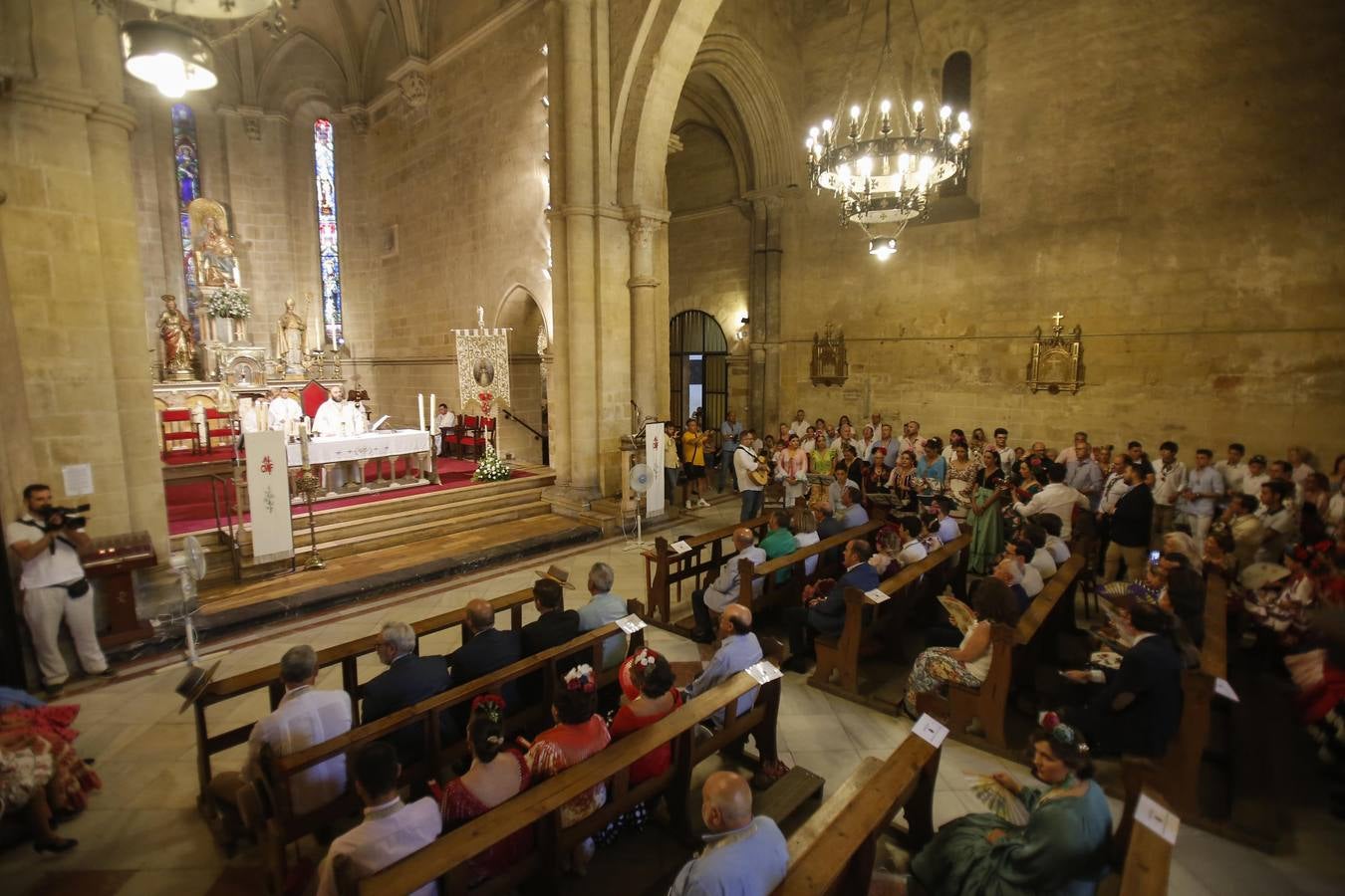 La salida de la hermandad del Rocío de Córdoba, en imágenes