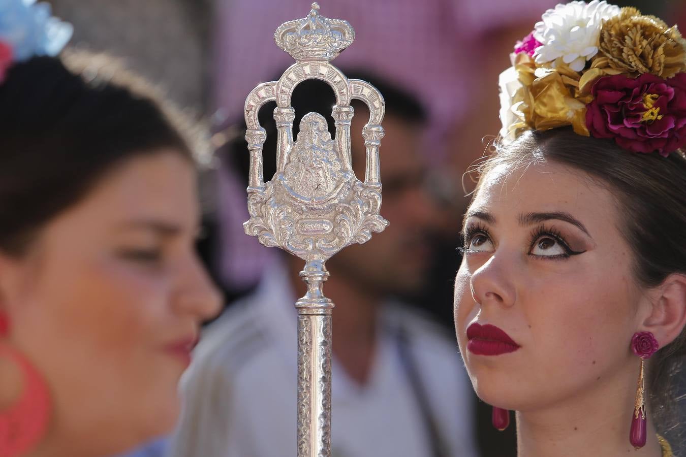 La salida de la hermandad del Rocío de Córdoba, en imágenes