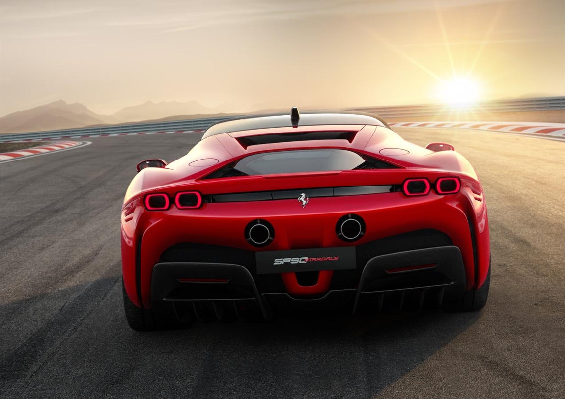 Ferrari s9 Stradale. Sumotor turbo V8 DE 90º lo dota de la potencia en 8 cilindros más alta