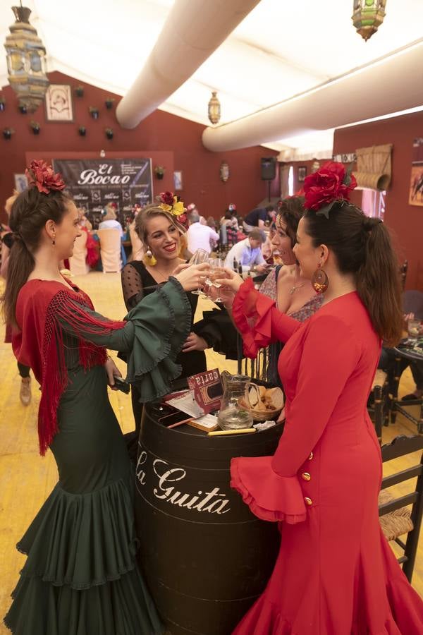 El ambiente del viernes en las casetas de la Feria de Córdoba, en imágenes
