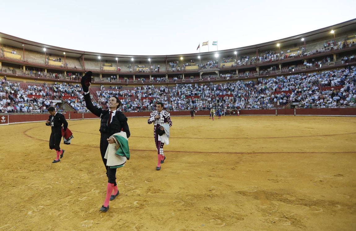 En imágenes, el festejo de Finito, Morante y Juli en la Feria de Córdoba