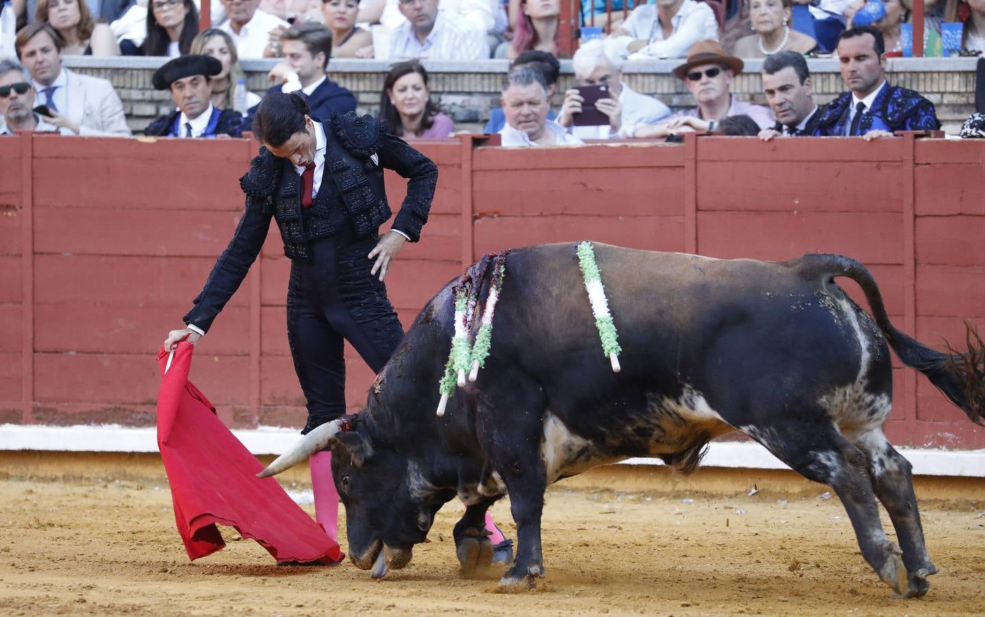 En imágenes, el festejo de Finito, Morante y Juli en la Feria de Córdoba