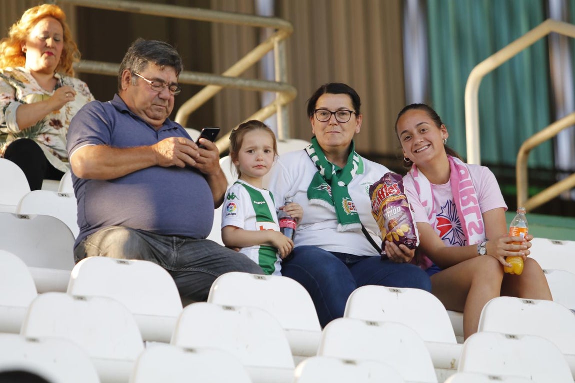 Las imágenes de la grada del Córdoba CF-Osasuna