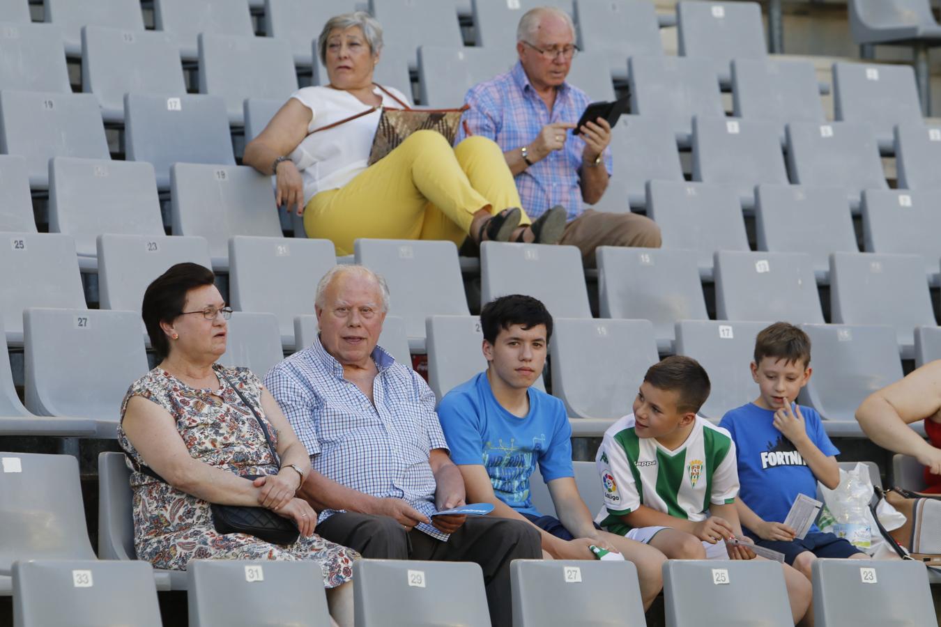 Las imágenes de la grada del Córdoba CF-Osasuna