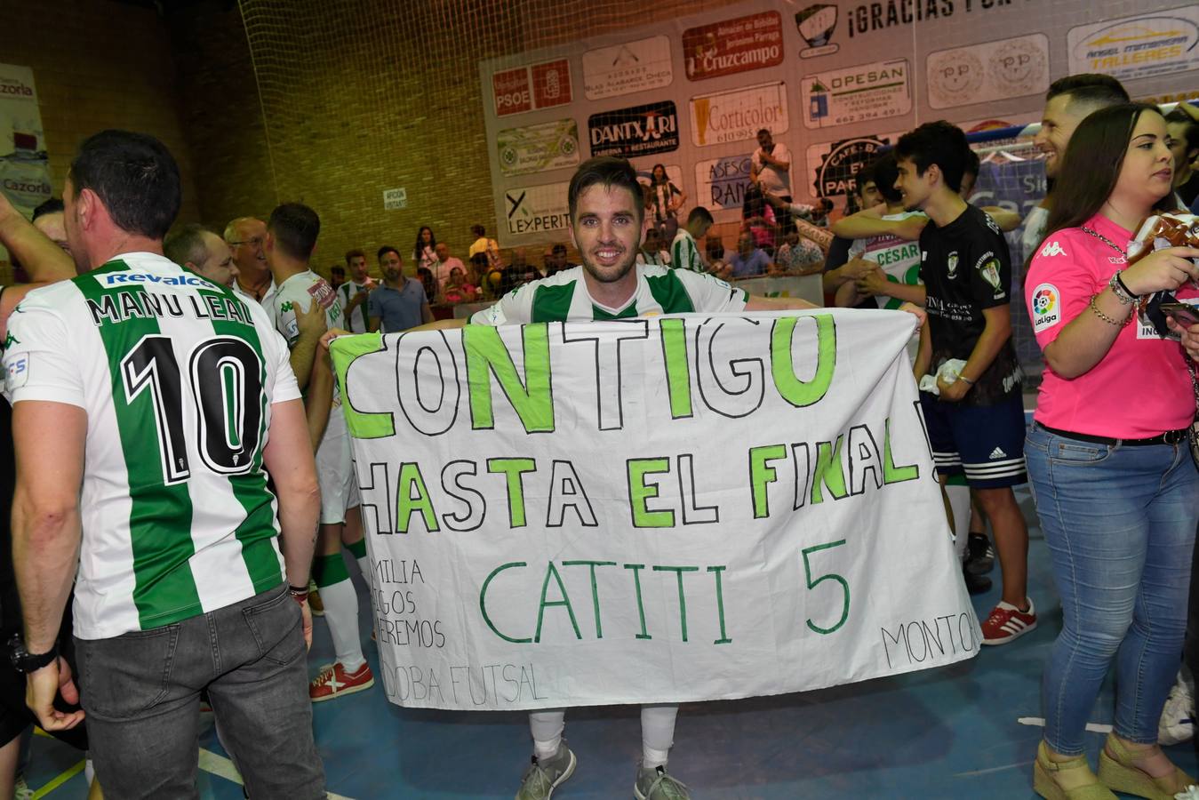 Así fue hace un año la celebración del ascenso del Córdoba Futsal, en imágenes