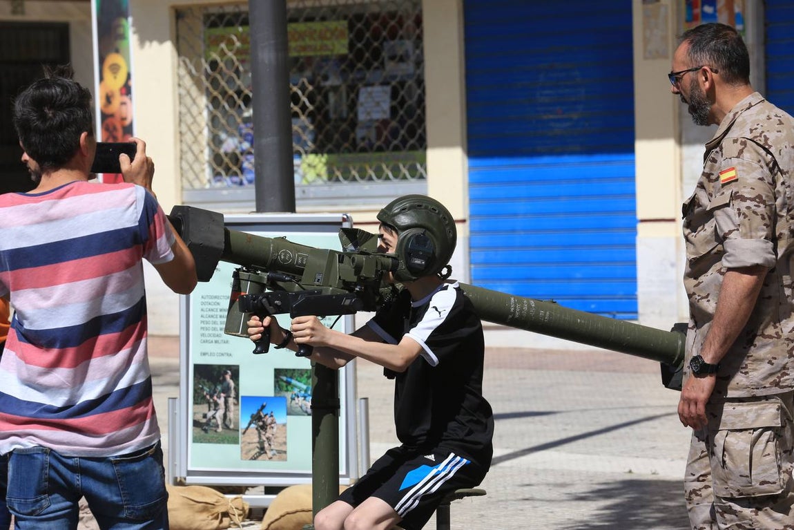 Fotos: Cádiz celebra el Día de las Fuerzas Armadas