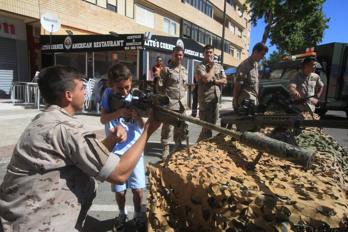 Fotos: Cádiz celebra el Día de las Fuerzas Armadas