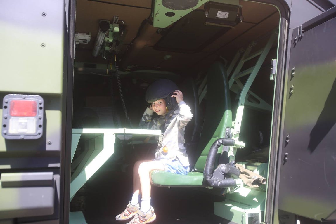 Fotos: Cádiz celebra el Día de las Fuerzas Armadas