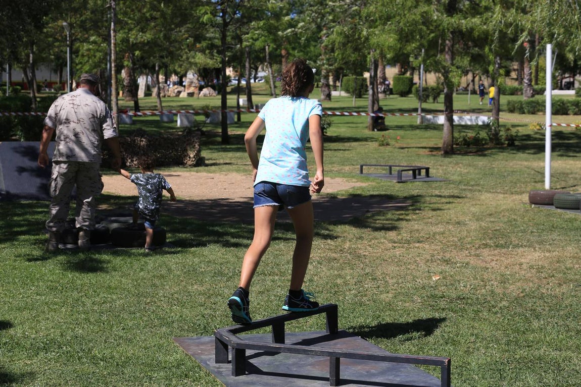 Fotos: Cádiz celebra el Día de las Fuerzas Armadas