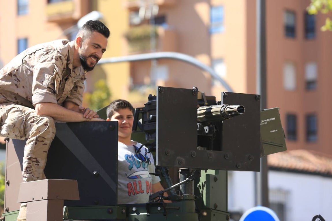Fotos: Cádiz celebra el Día de las Fuerzas Armadas