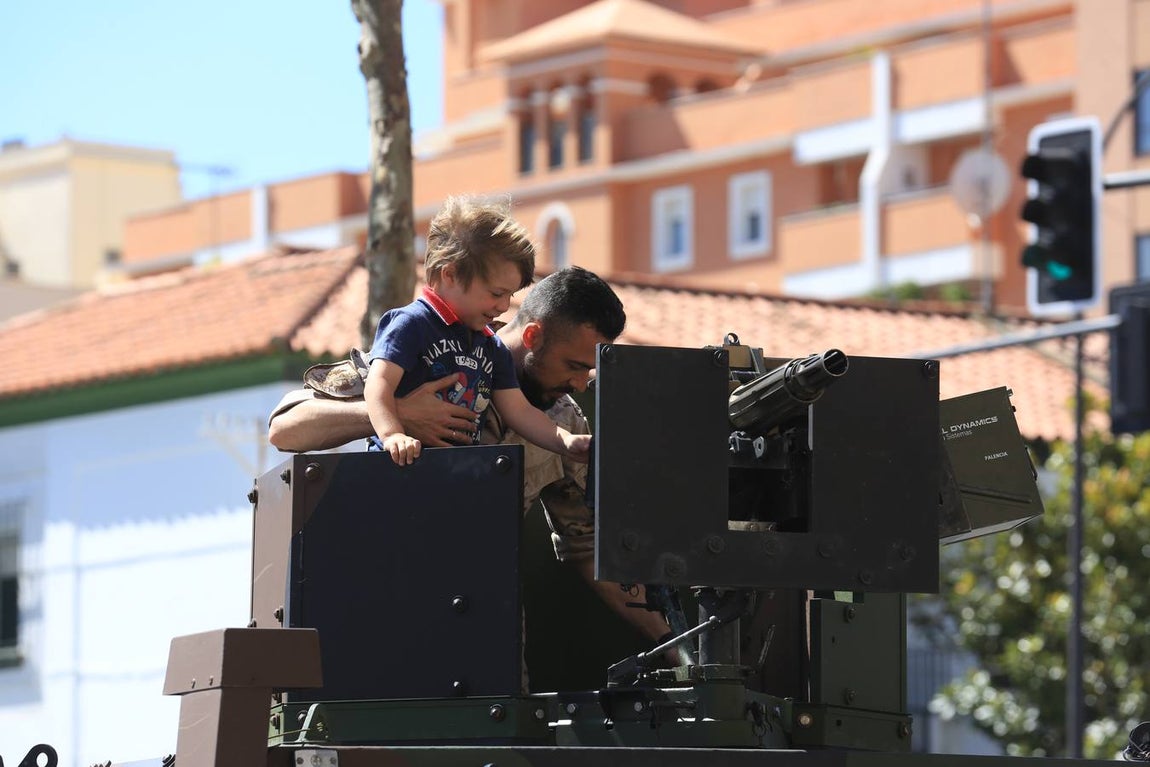 Fotos: Cádiz celebra el Día de las Fuerzas Armadas
