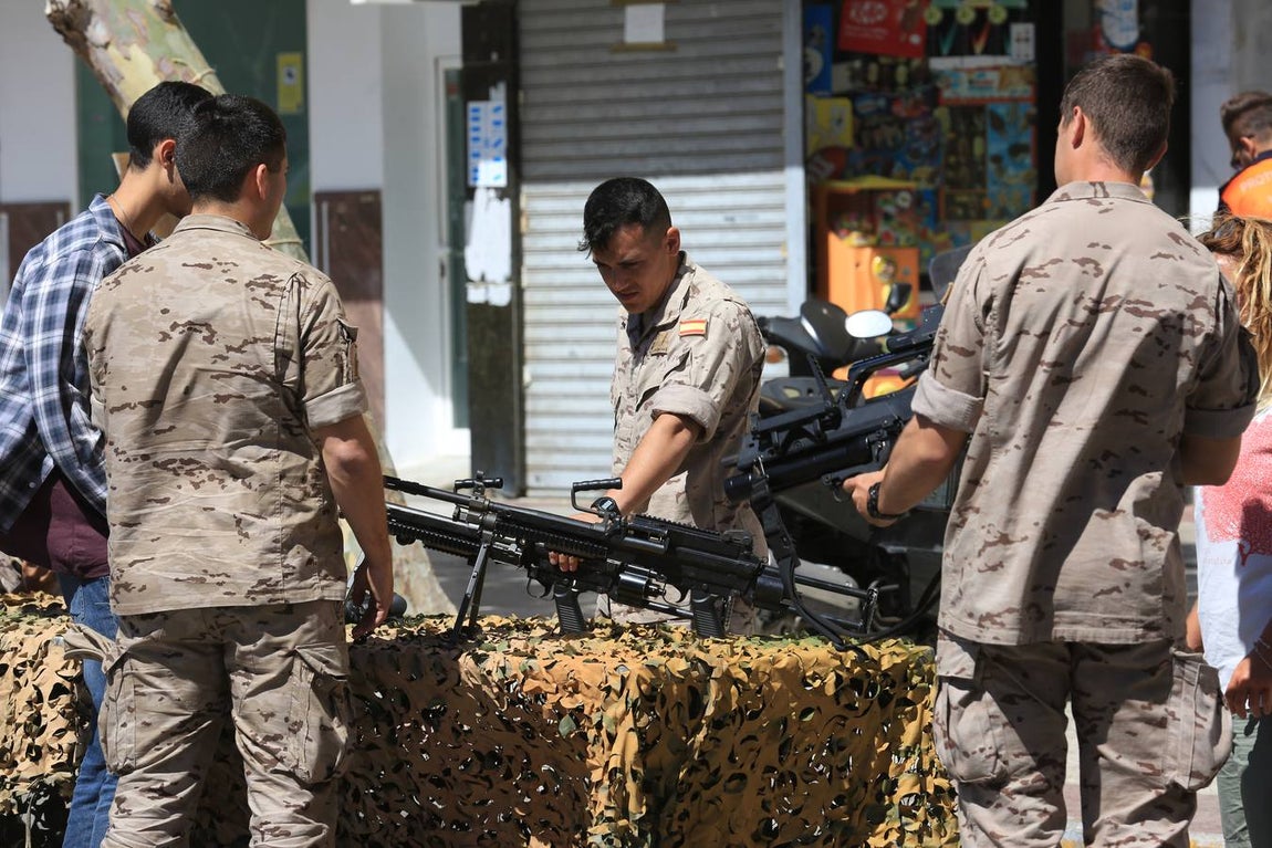 Fotos: Cádiz celebra el Día de las Fuerzas Armadas