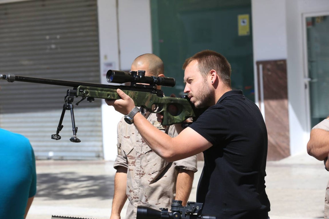 Fotos: Cádiz celebra el Día de las Fuerzas Armadas