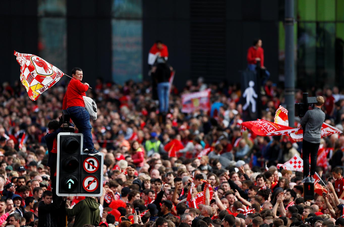 La celebración de la Champions en las calles de Liverpool, en imágenes