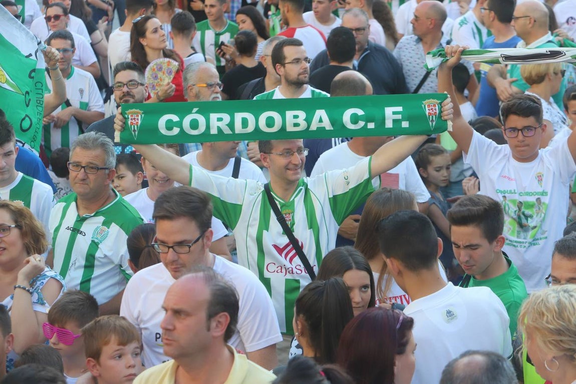 La celebración del ascenso del Córdoba Futsal en las Tendillas, en imágenes