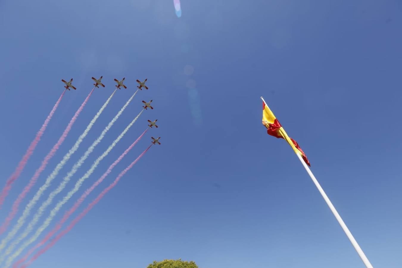 Las mejores imágenes del desfile del Día de las Fuerzas Armadas en Sevilla