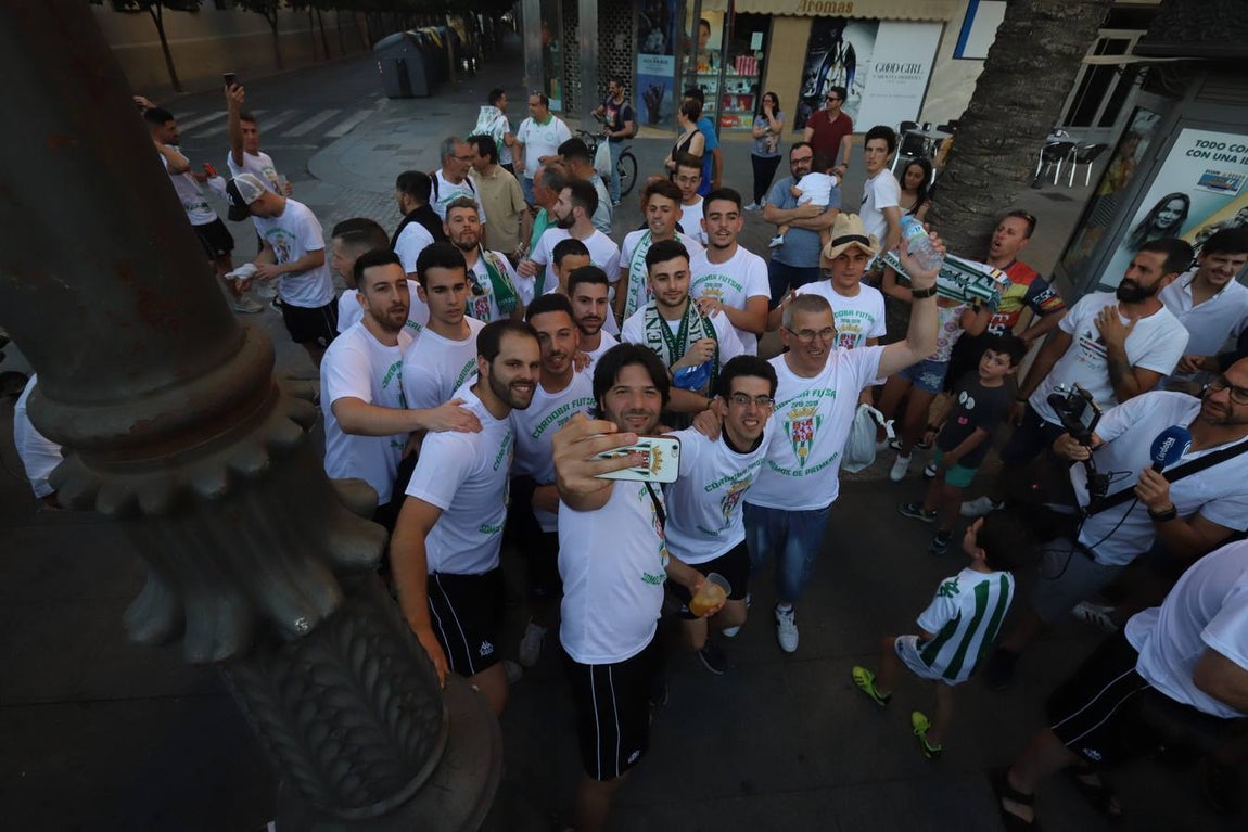 La celebración del ascenso del Córdoba Futsal en las Tendillas, en imágenes