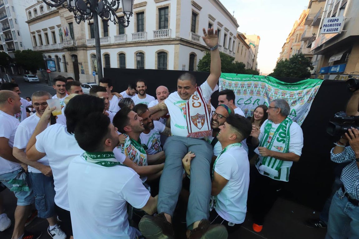 La celebración del ascenso del Córdoba Futsal en las Tendillas, en imágenes