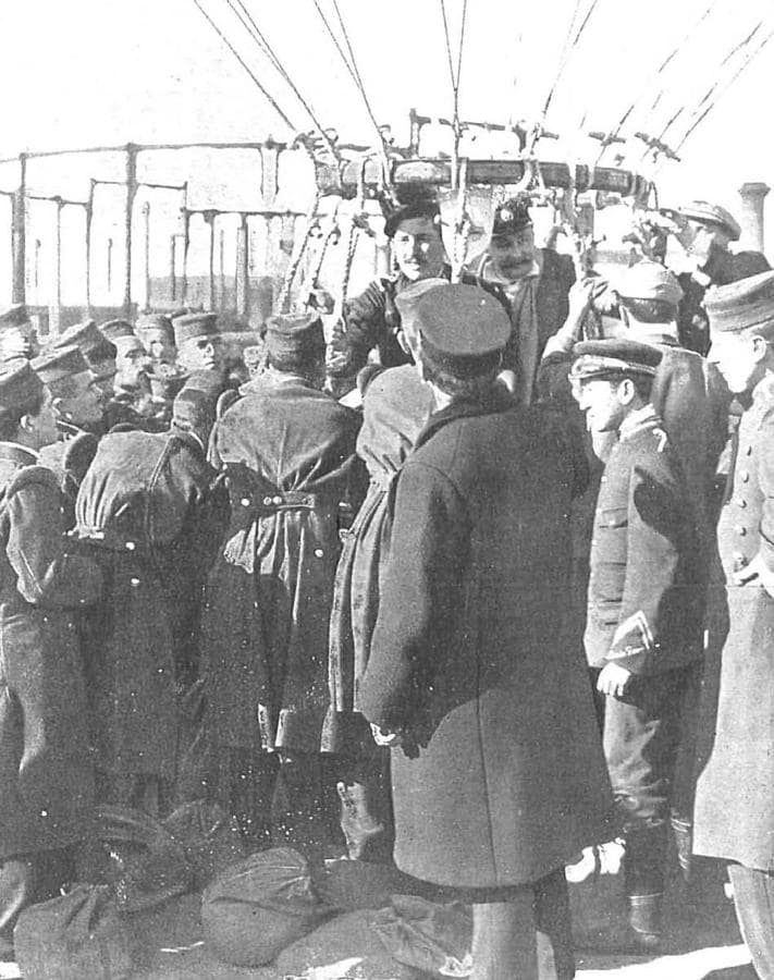 El capitán Kindelán en la barquilla de un globo en 1907. Revista Nuevo Mundo. 
