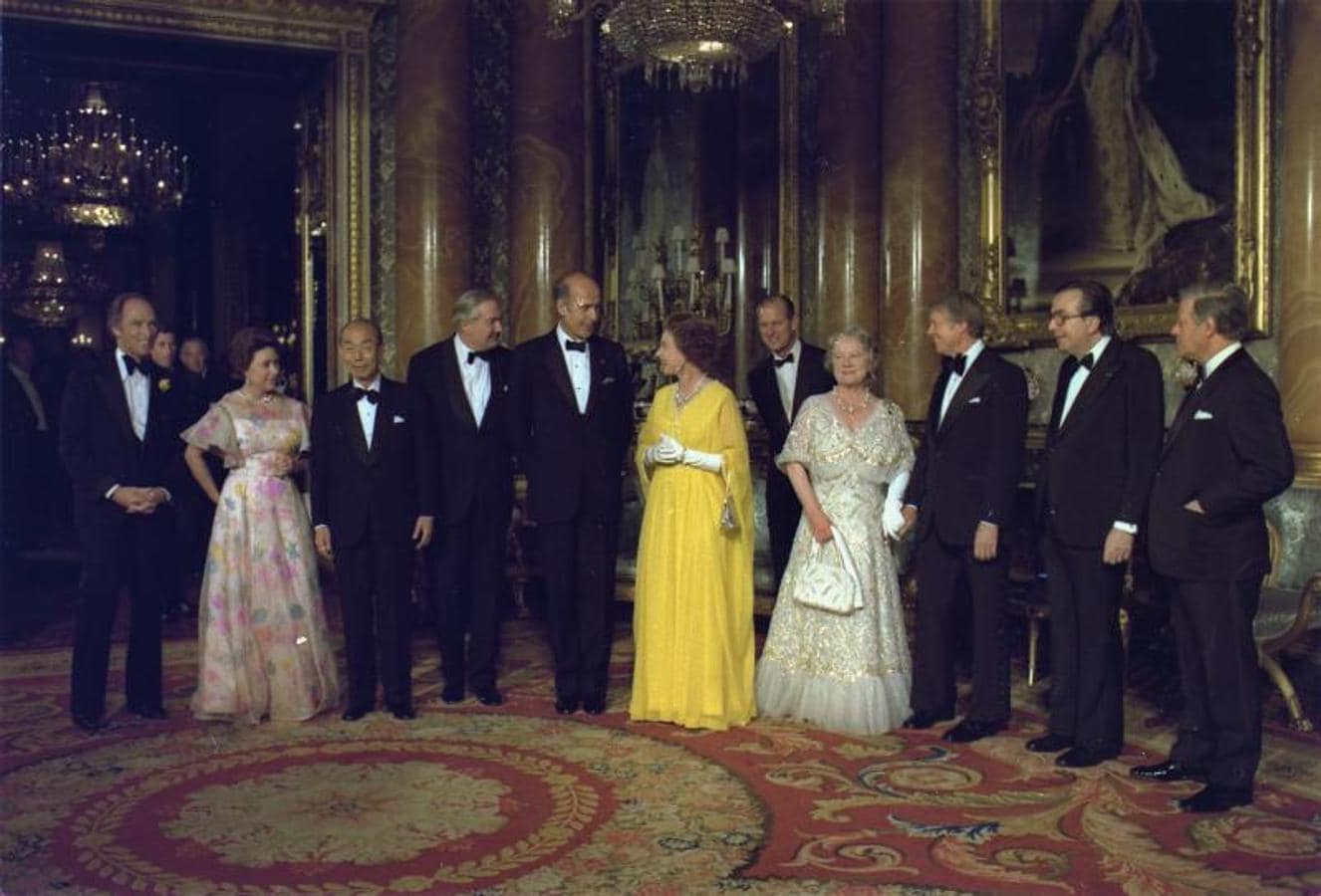 Los presidentes de la Reina. En el centro de la imagen aparece la Reina Isabel II con el presidente de Estados Unidos, Jimmy Carter, en un encuentro con otros líderes internacionales que tuvo lugar en Londres el 13 de mayo de 1977.
