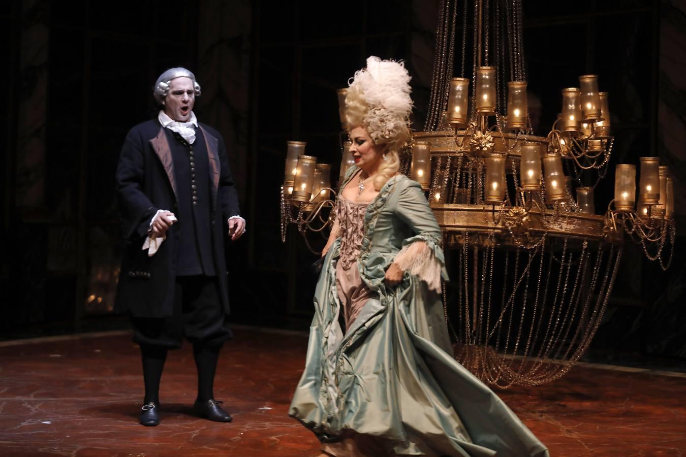 En imágenes, la ópera «Andrea Chénier», un amor trágico en el Teatro de la Maestranza