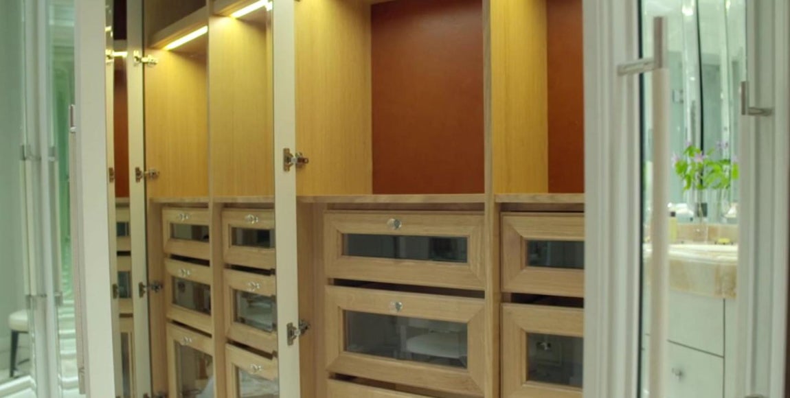 Vestidores. Todas las habitaciones cuentan con  un vestidor para que sus ilustres moradores optimicen la organiazción de sus enseres