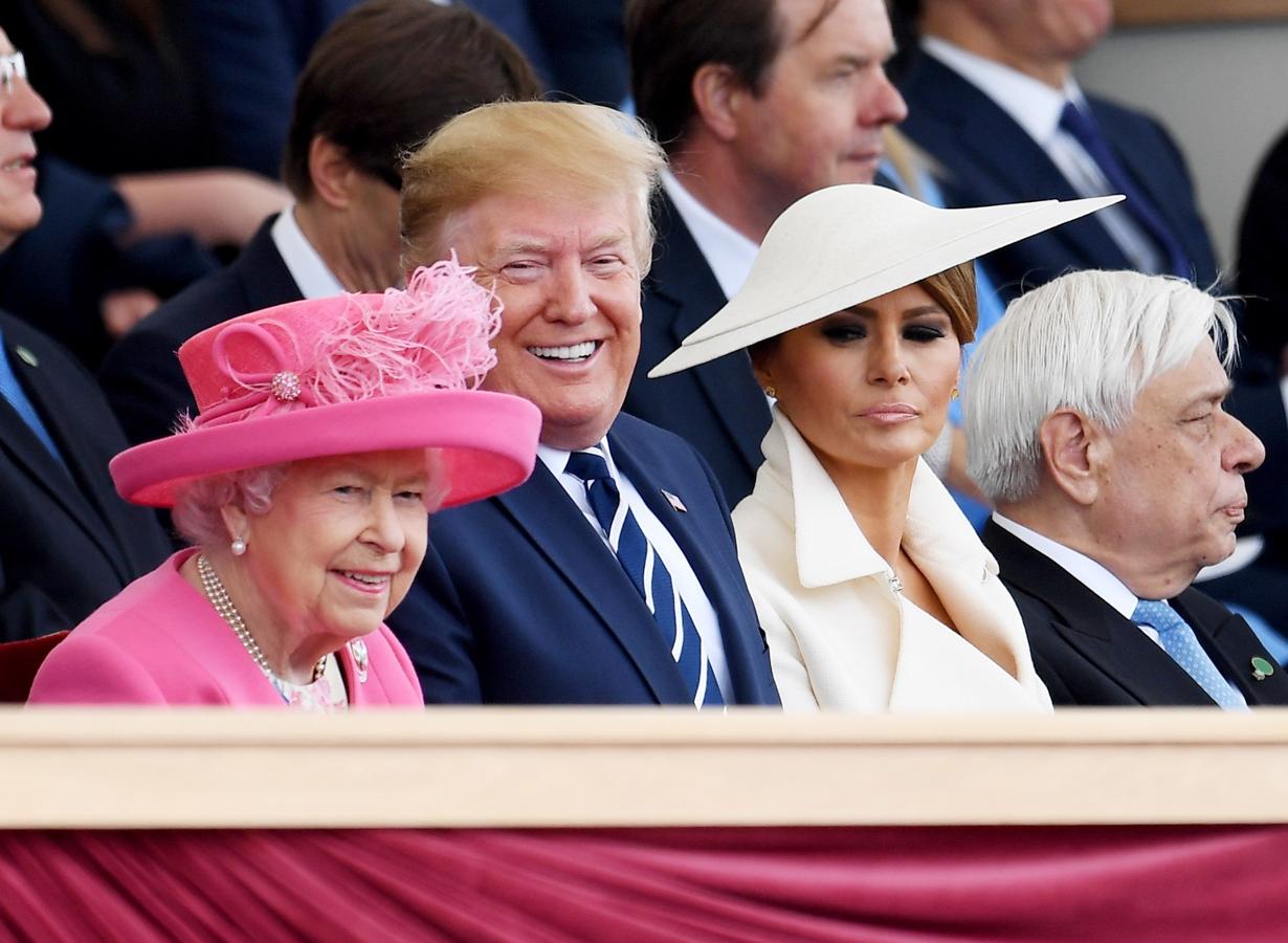 En el palco, la reina Isabel II, Donald Trump y su esposa Melania. 