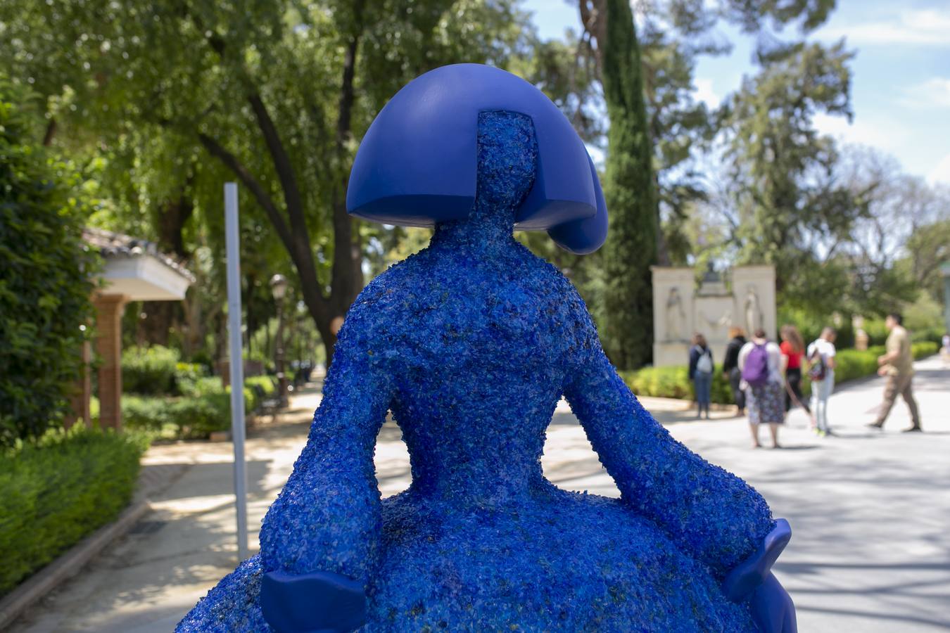 Victorio y Lucchino, Agatha Ruiz de la Prada y Ángel León decoran las «Ecomeninas» en Sevilla