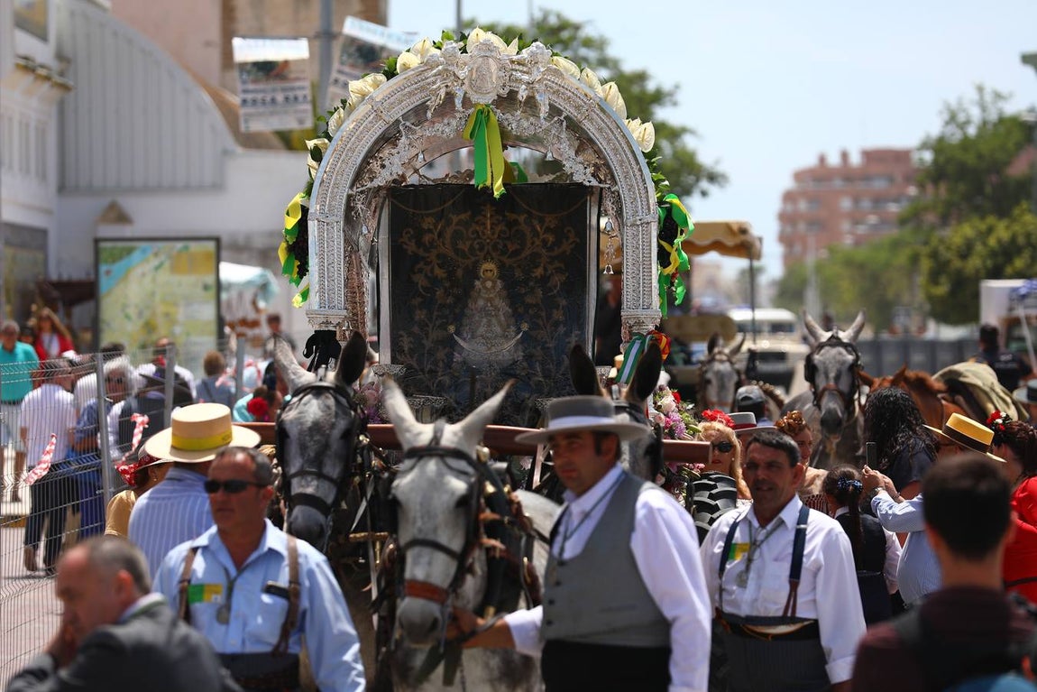 FOTOS: Finaliza el embarque de hermandades gaditanas en Bajo Guía con El Puerto y Jerez