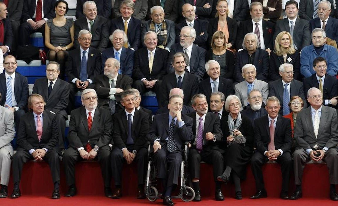 El Premio Maestro del Fantástico del Festival Nocturna, el Premio Ondas al Mejor Programa, Premio Iris y Premio Feroz de Honor fueron solo algunos de los galardones que recibió. 