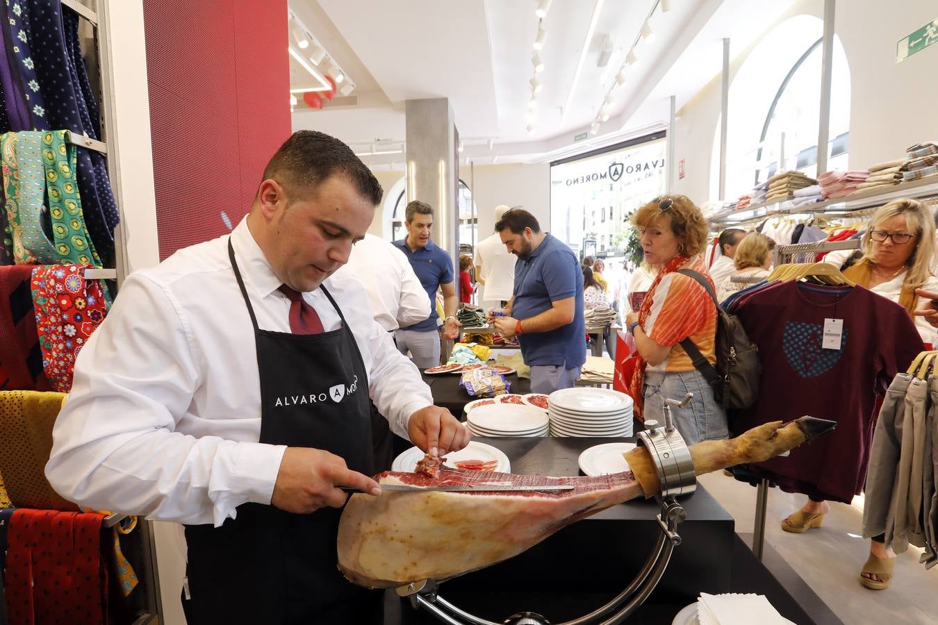 La apertura de la nueva tienda de Álvaro Moreno en Córdoba, en imágenes