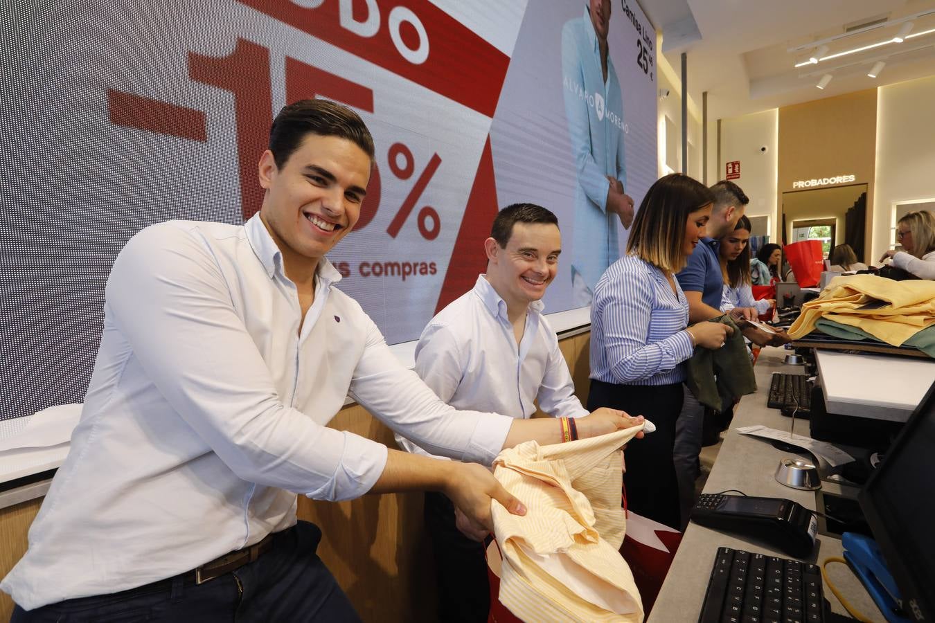 La apertura de la nueva tienda de Álvaro Moreno en Córdoba, en imágenes