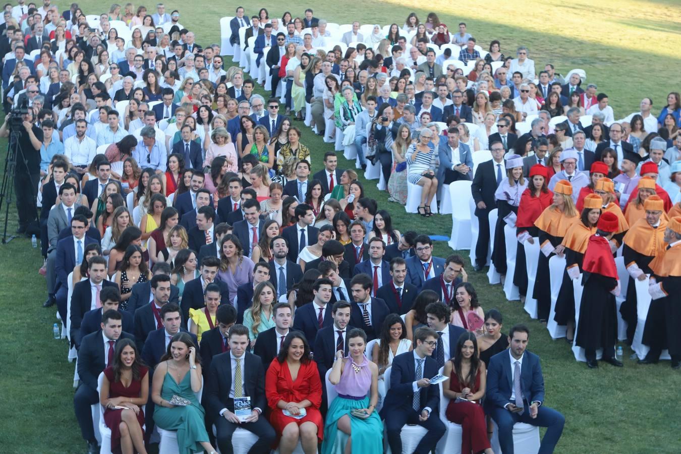 Acto de graduación de la Universidad Loyola en Córdoba, en imágenes