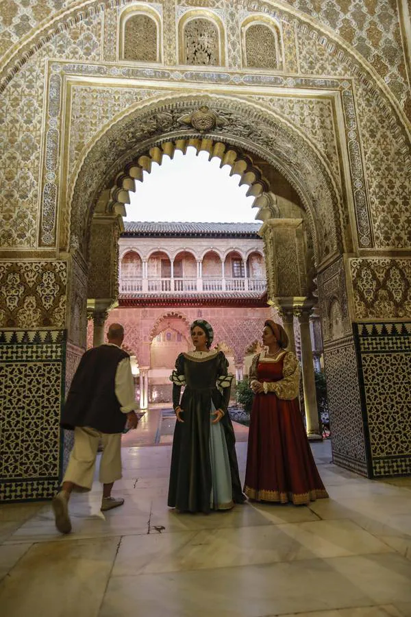 Las noches del Alcázar de Sevilla vuelven a cobrar vida con personajes históricos