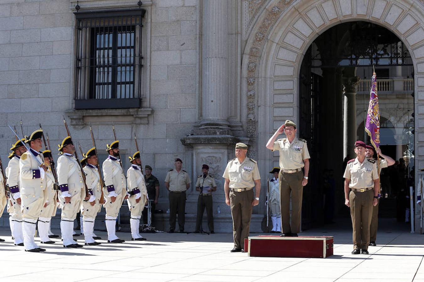 Relevo de la guardia en el Alcázar de Toledo