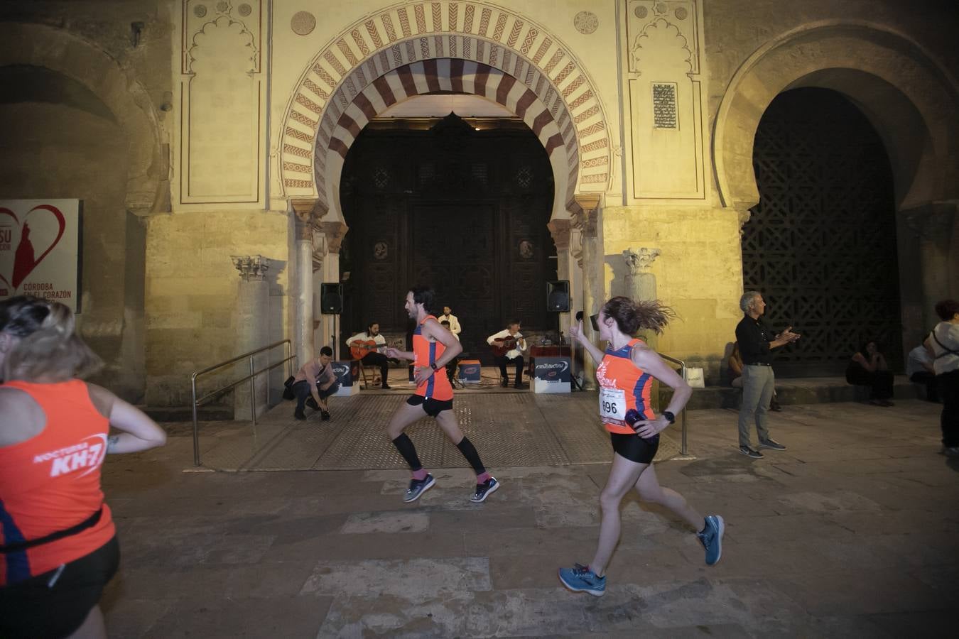 La carrera nocturna de Córdoba, en imágenes