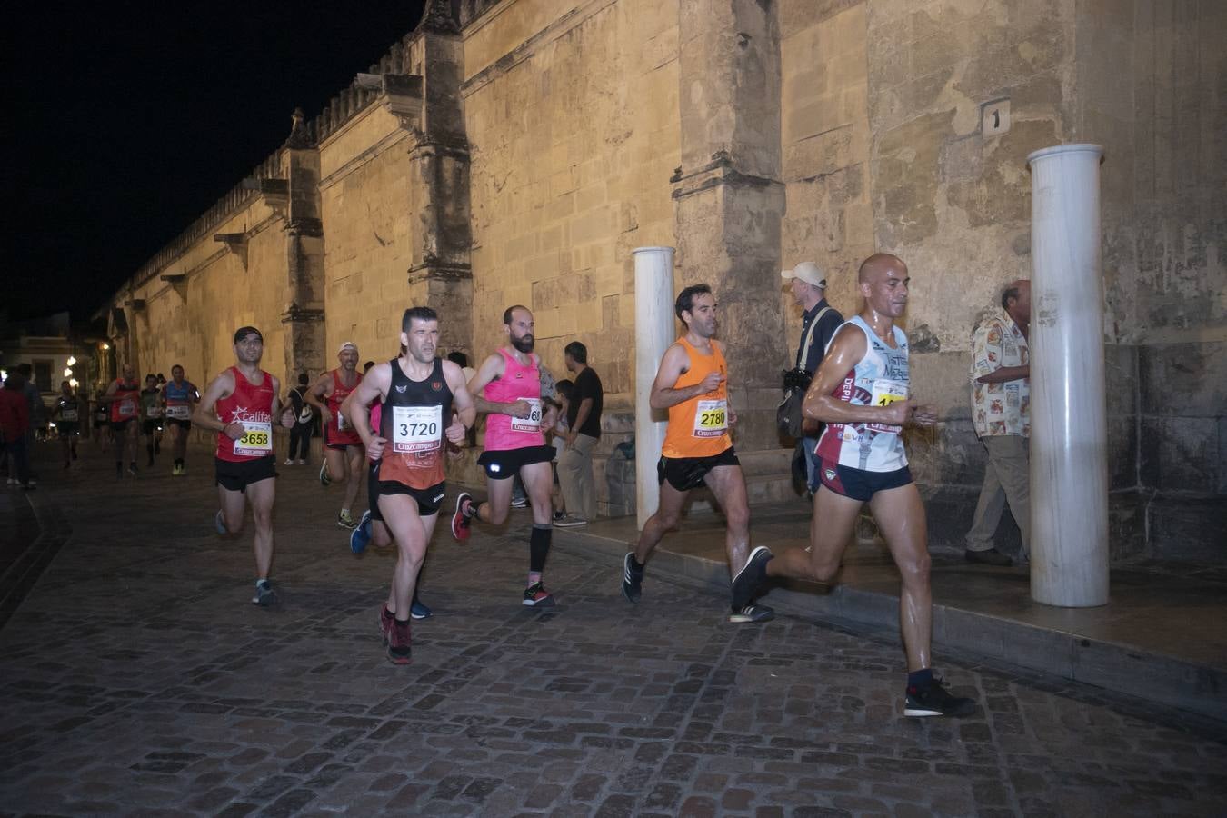 La carrera nocturna de Córdoba, en imágenes